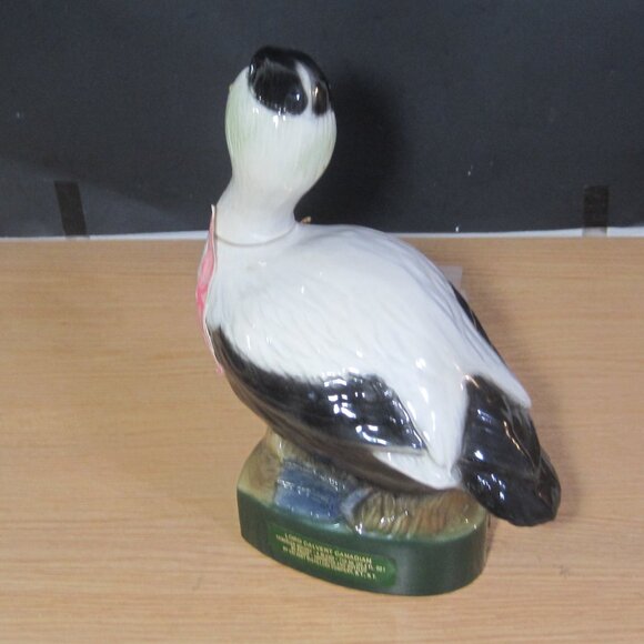 Lord Calvert Canadian 1980 THE COMMON EIDER DUCK Decanter 4th in series EMPTY. - Picture 3 of 7